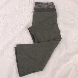 Lululemon yoga pants size 4